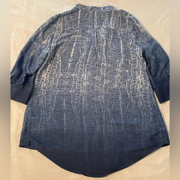 COPY - 👚 SOFT SURROUNDINGS L Ombré Tunic. Abstract blue and white dot print. 👚 - Picture 4 of 11